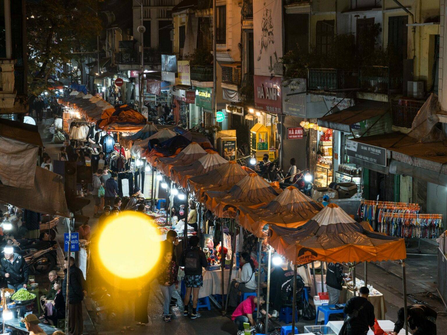 Der Nachtmarkt in Hanoi.
