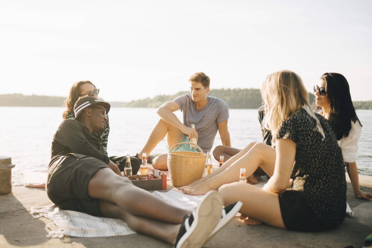 Mit dem Outdoorbesteck wird jeder Ort zum Picknick-Spot.