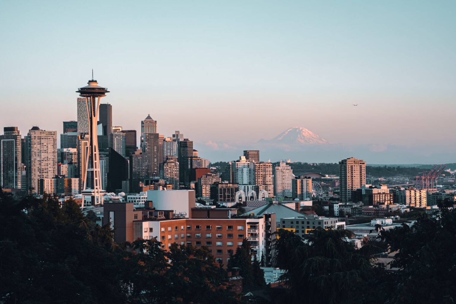 An klaren Tagen wirkt der riesige Mount Rainier ganz nah. 