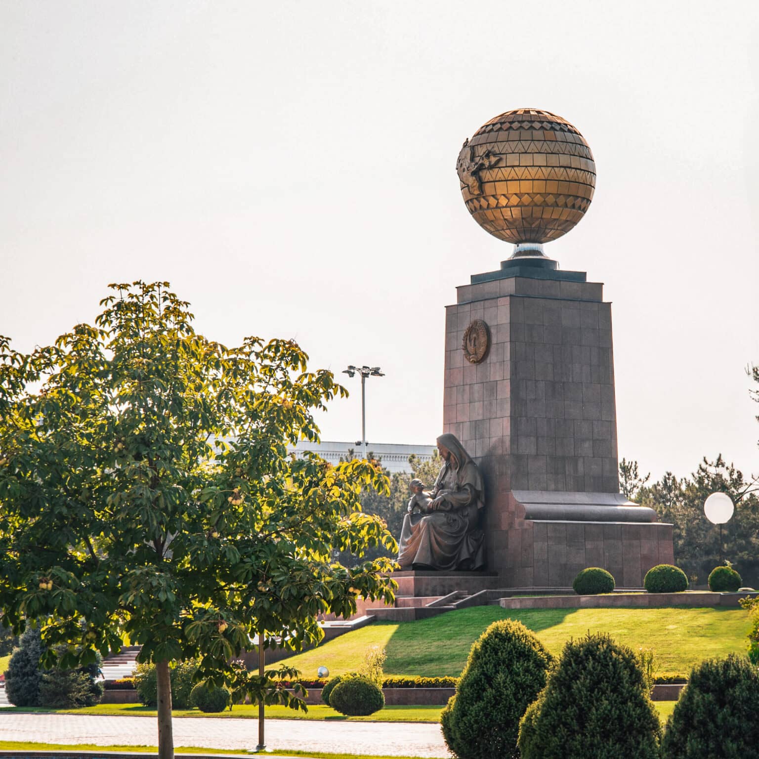 Der Unabhängigkeitsplatz mit dem Humanismus-Denkmal