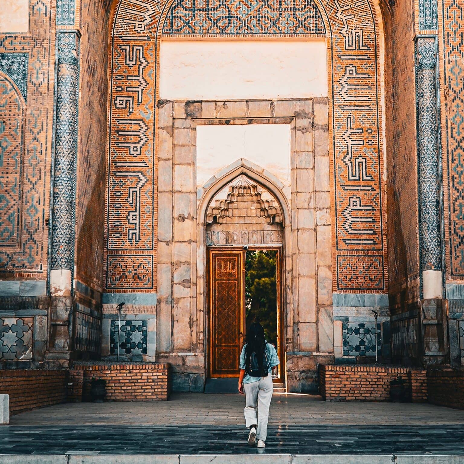 Außenansicht der Bibi-Khanum-Moschee in Samarkand.