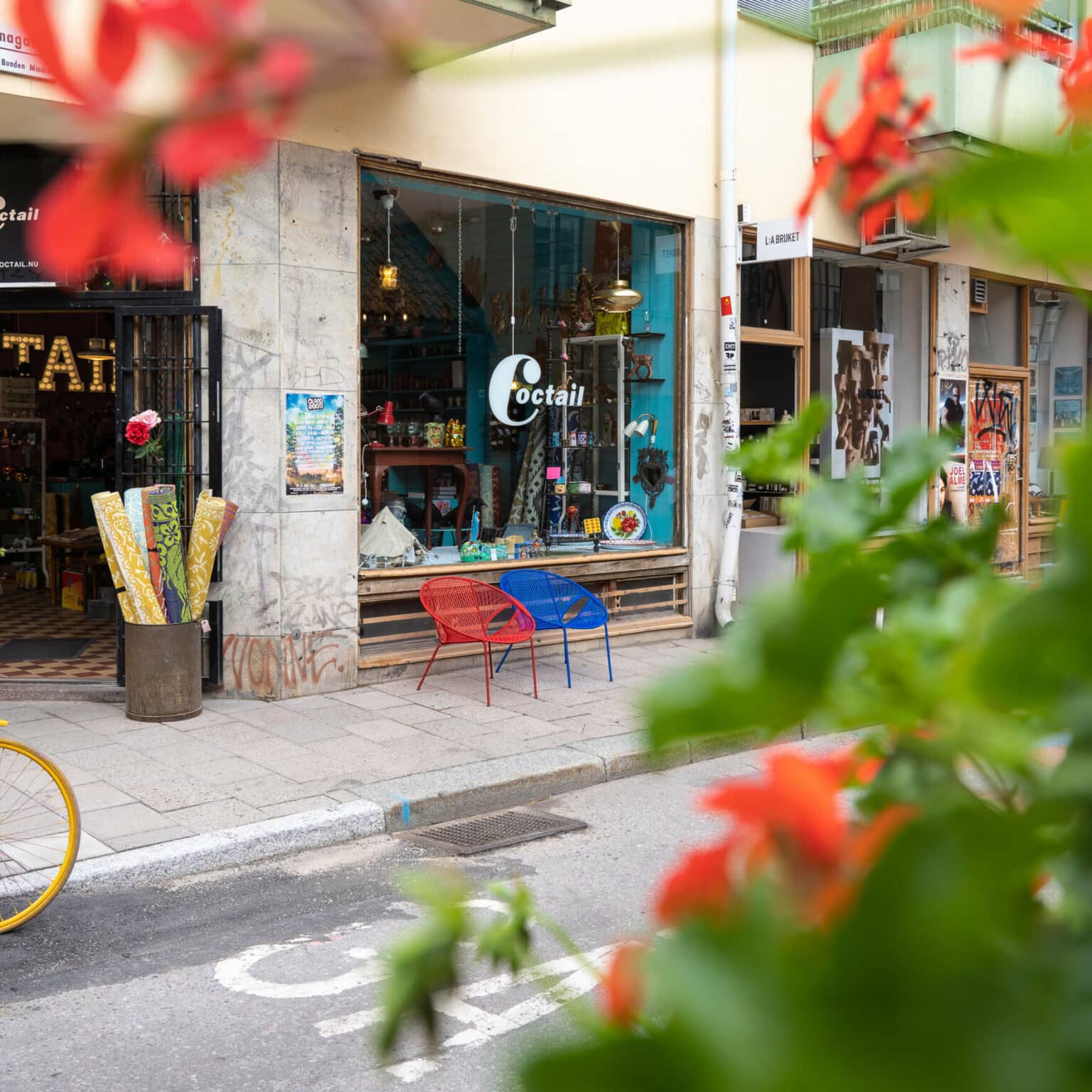 Das bunt dekorierte Schaufenster eines Concept Stores im Hipster Viertel SoFo lädt zum Shoppen ein.