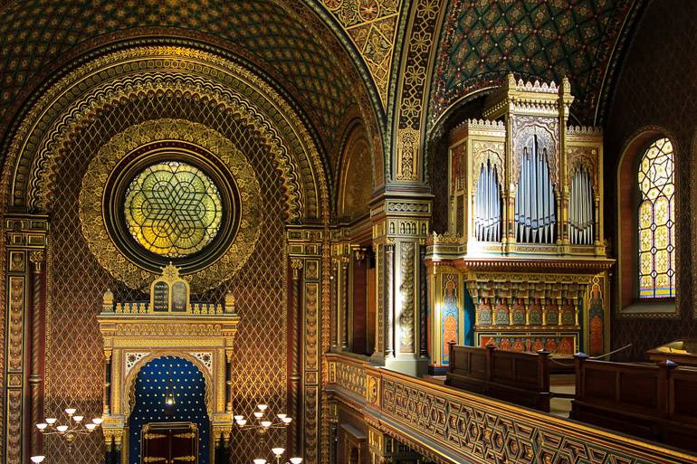 Die älteste unzerstört erhaltene Synagoge Europas steht in Prag.