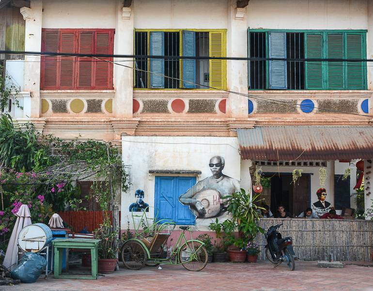 In Kampot nahe der vietnamesischen Grenze geht es bunt und entspannt zu.