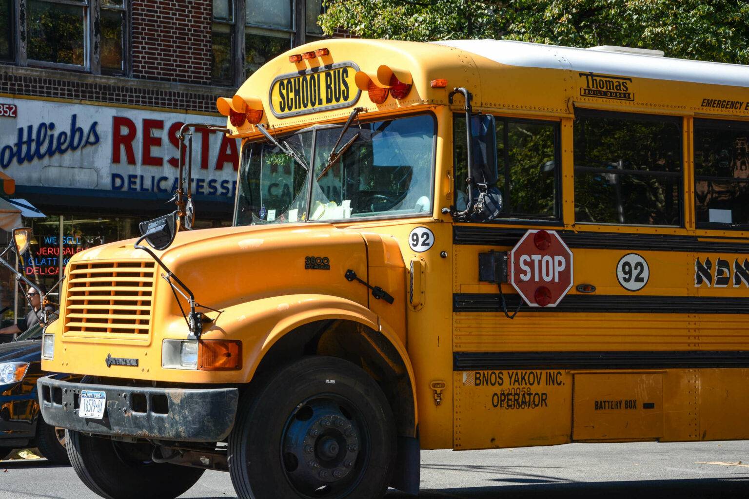 Auch die Schulbusse in South Williamsburg scheinen aus der Zeit gefallen zu sein.