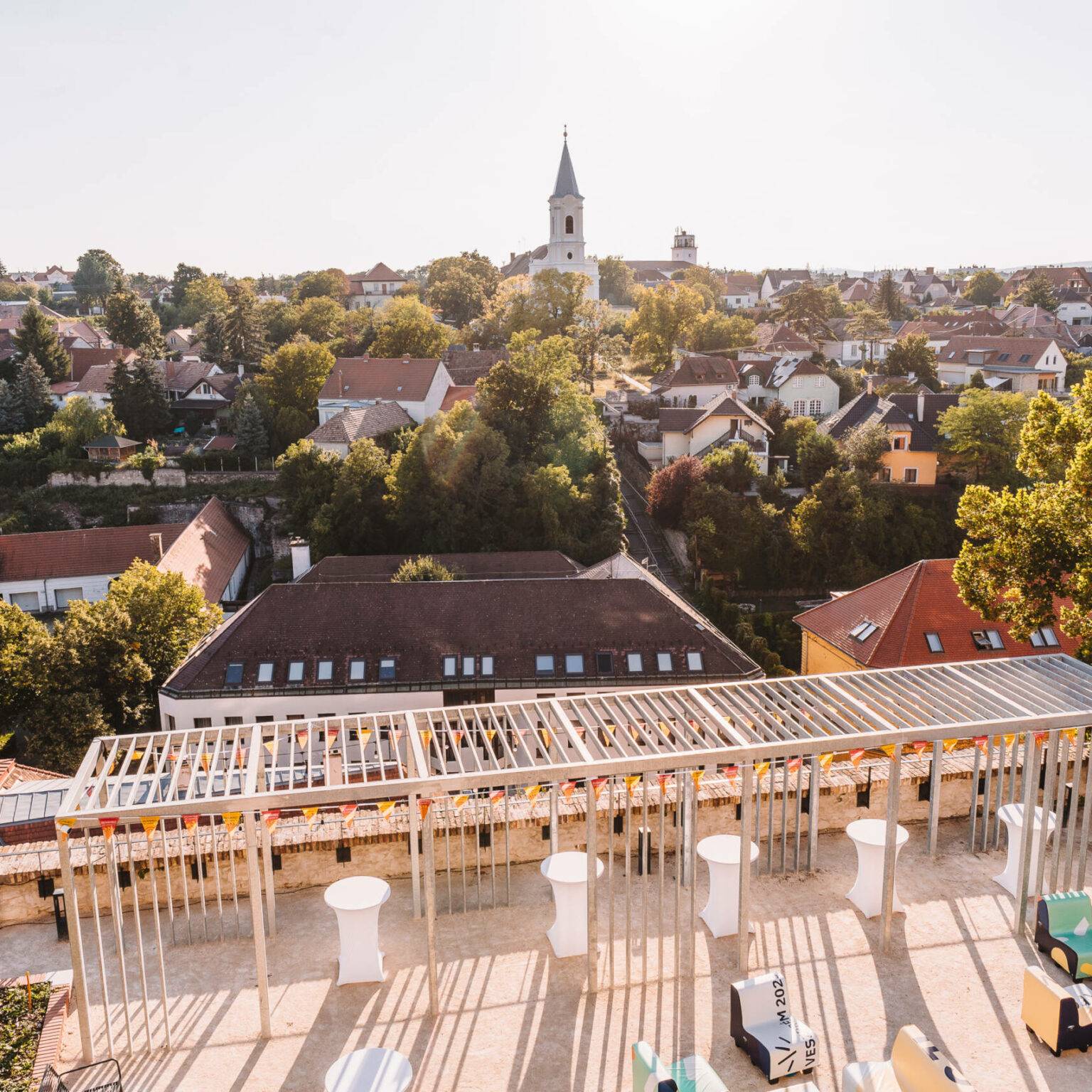 Panoramablick über die ungarische Stadt Veszprém.