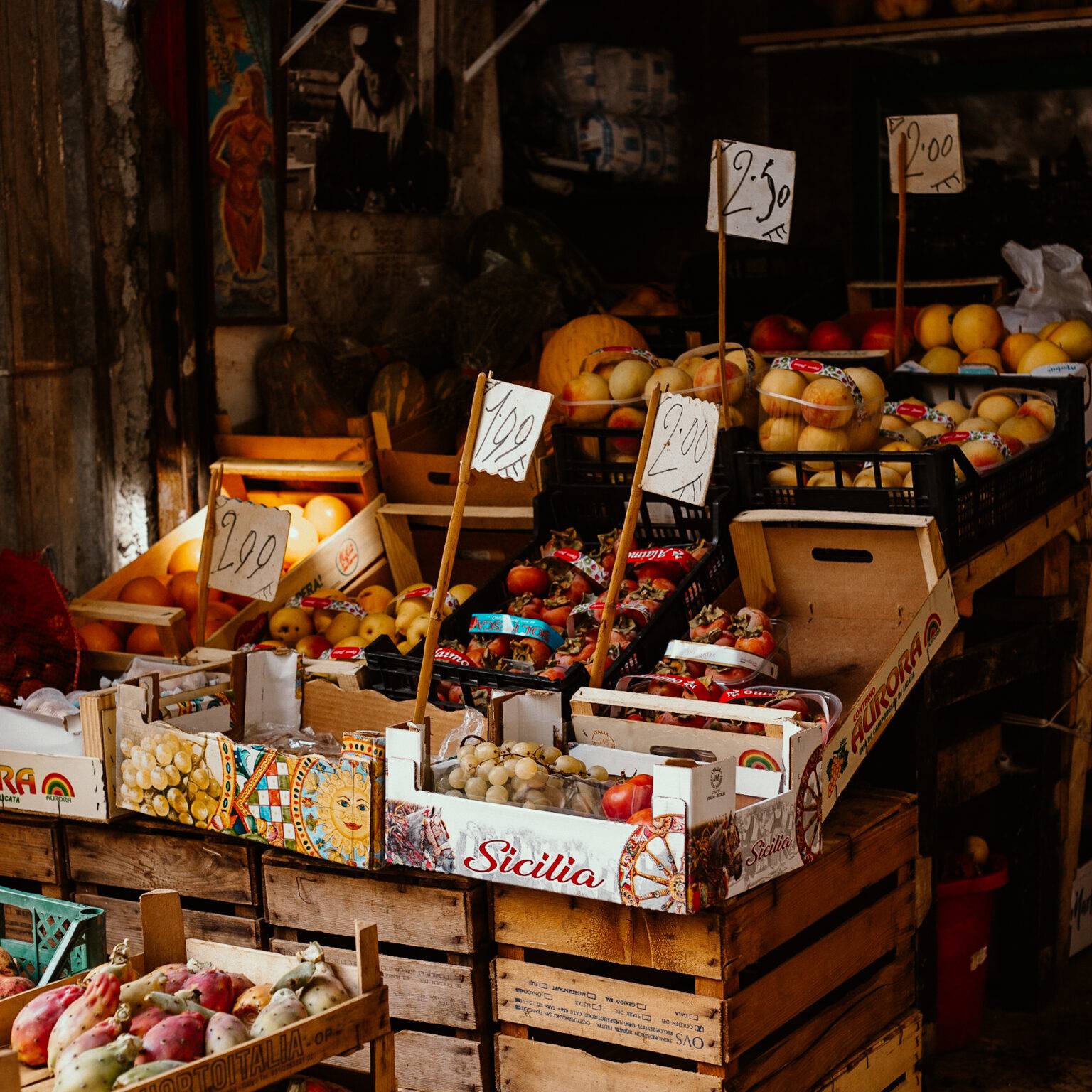 Frischen Obst und Gemüse an einem Marktstand in Palermo.