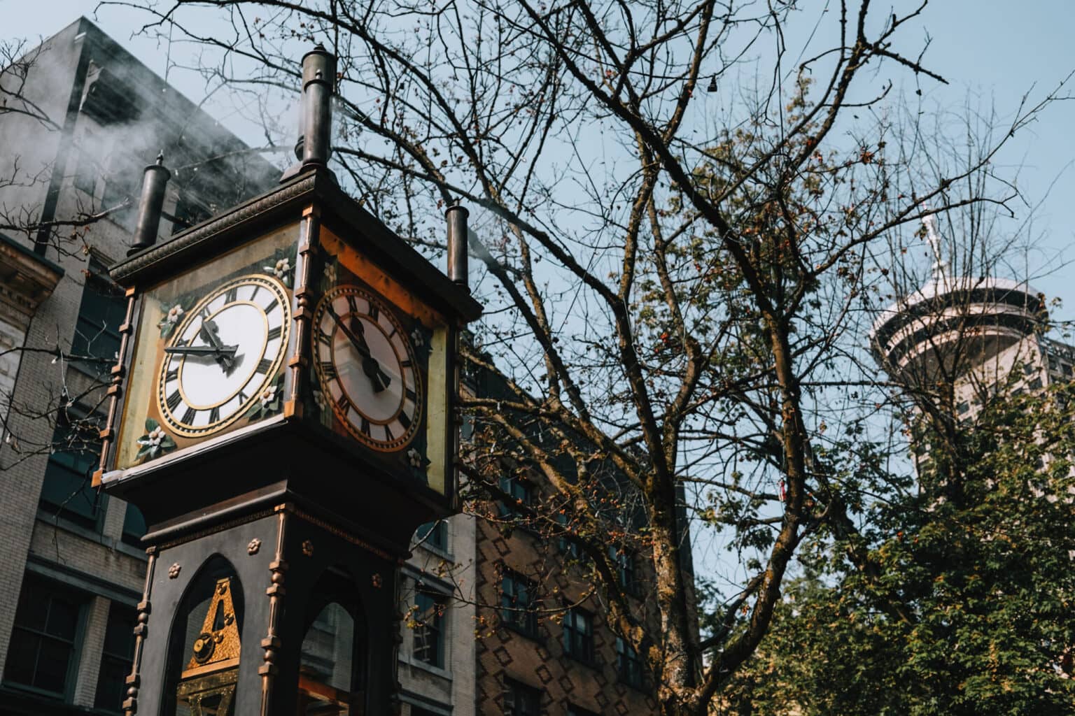 Die Gastown Steam Clock auf der Water Street.