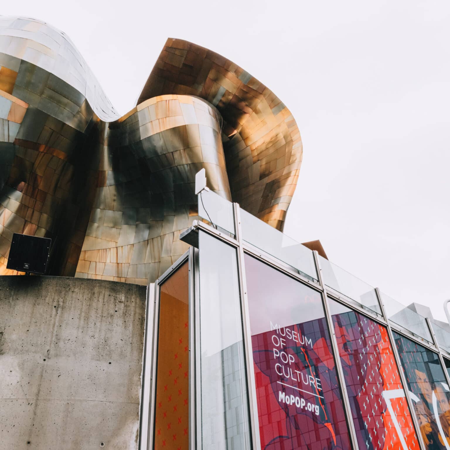 Die Fassade des Museum of Pop Culture in Seattle.